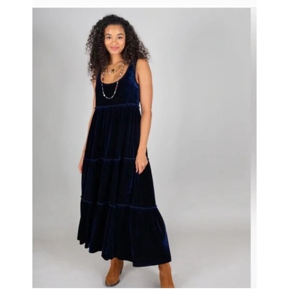 Natural Life Navy Velvet Sleeveless Tiered Stretch Maxi Dress w/ Pockets Size: M - Picture 1 of 8